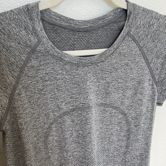 Swiftly Tech Short-Sleeved Shirt 2.0 - Picture 3 of 3